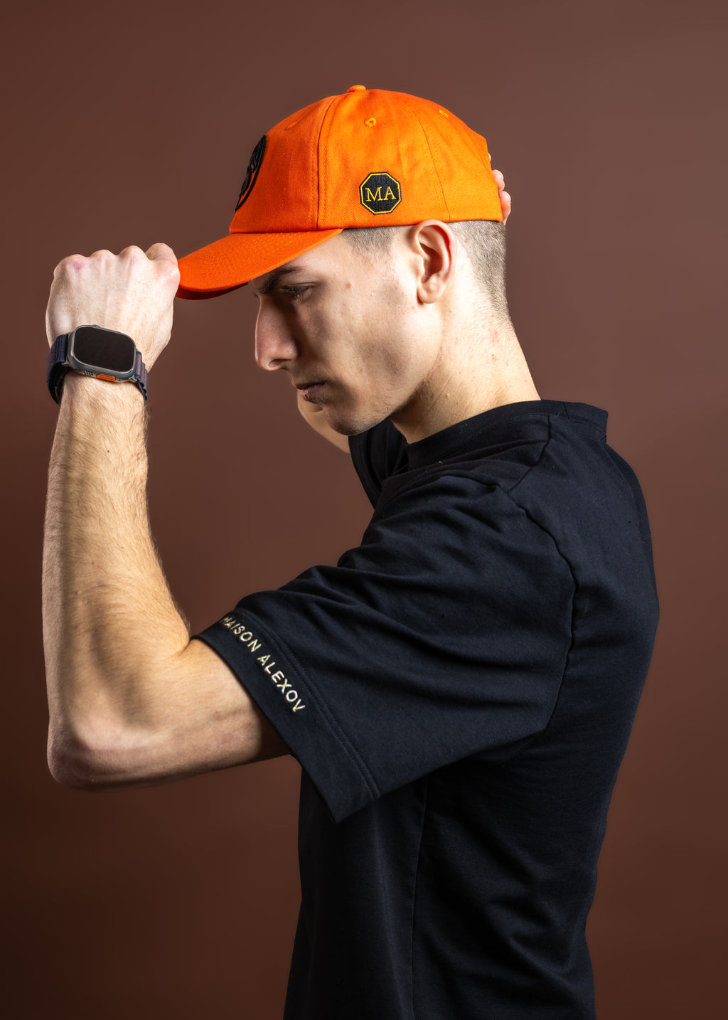 Шапка с емблемата на дракона